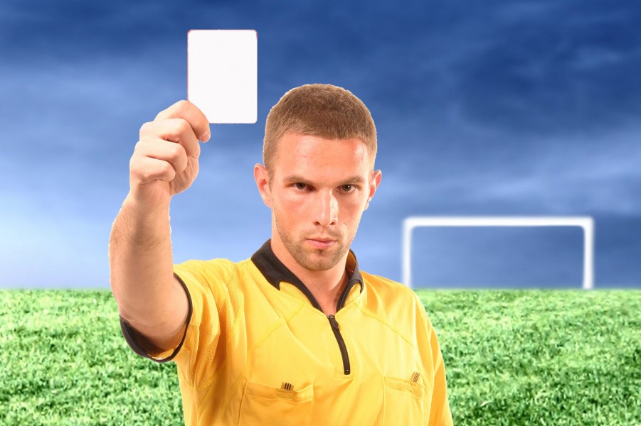 Carton blanc au foot : quelles sont les règles pour l'utiliser ?