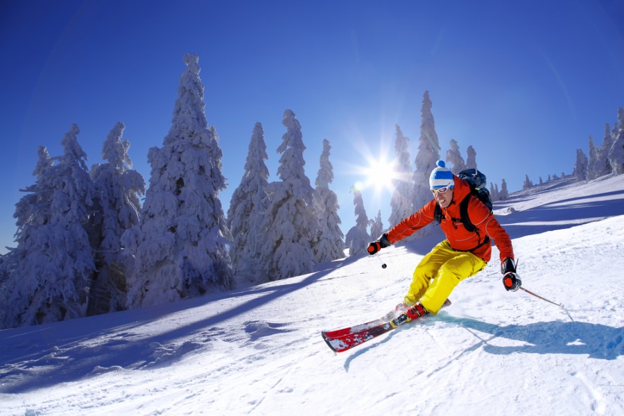 Qu'est-ce que la descente en ski : tout savoir sur la discipline