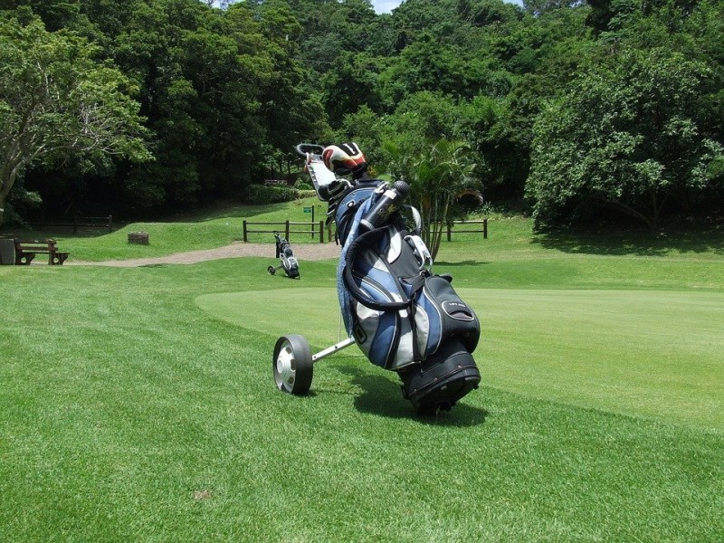 Comment bien choisir un sac de golf ?