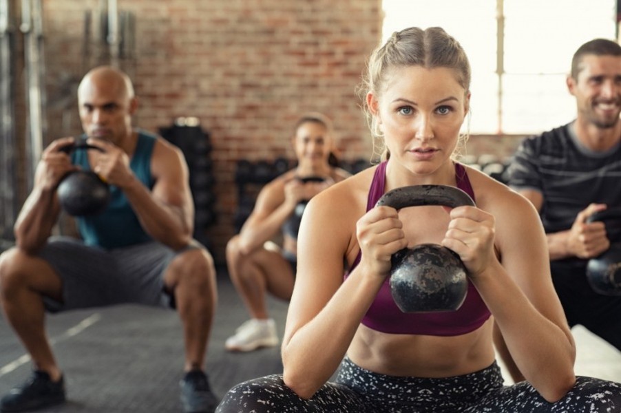 Comment optimiser votre entraînement de squat avec poids ?
