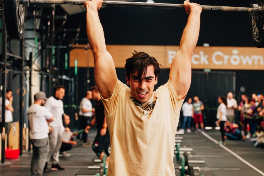 Guide pour améliorer vos performances au thruster crossfit
