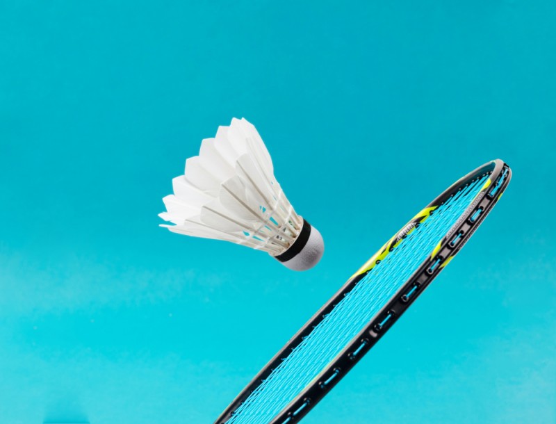 Volant de badminton : volants plumes ou plastique ?